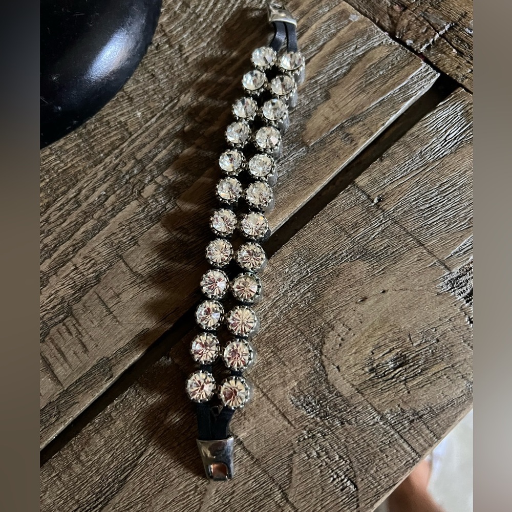 Beautiful rhinestone leather bracelet. EUC